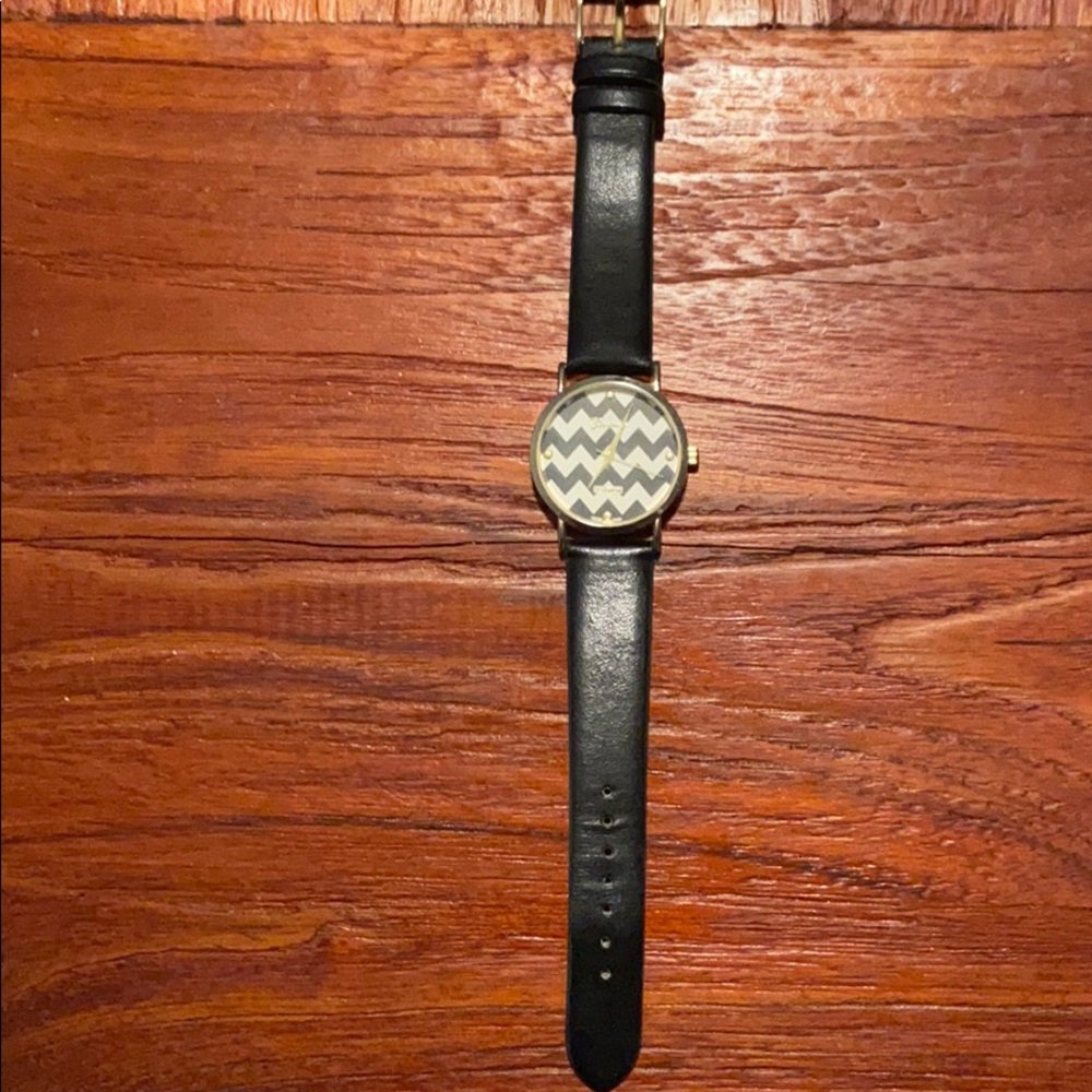 3/$25 - Black and white chevron watch! Vintage!